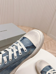 HIGH-TOP SNEAKERS IN BLUE DENIM LOGO PRINT