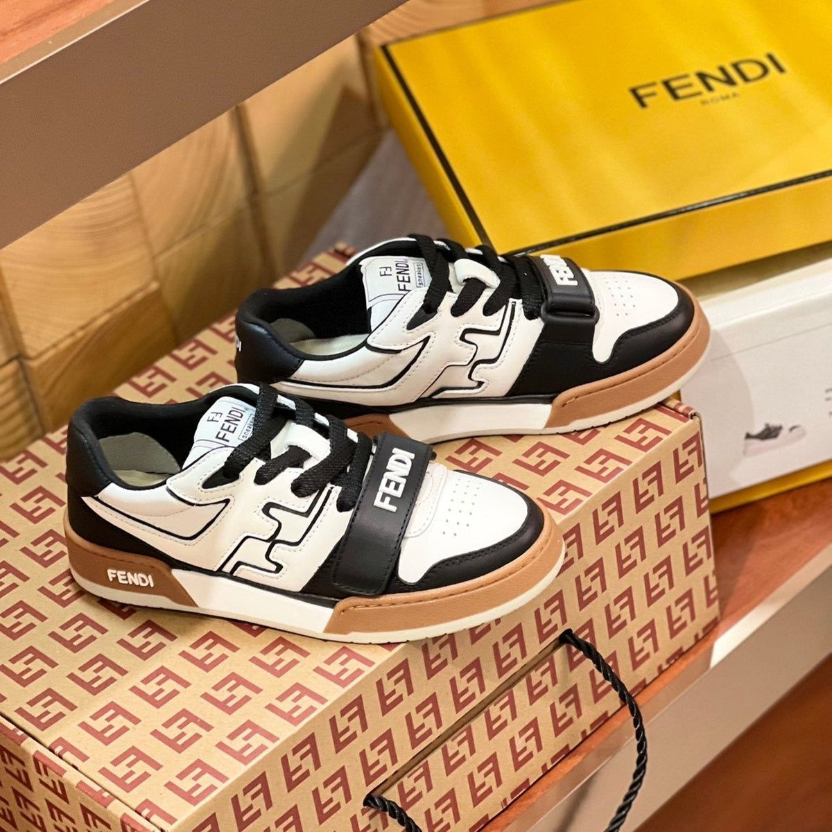 FENDI MATCH IN WHITE MIX BLACK AND BROWN CALFSKIN