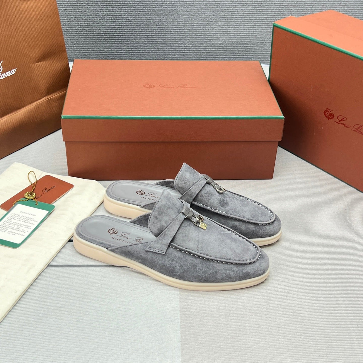 LP SUMMER CHARMS WALK MULES IN GREY SUEDE