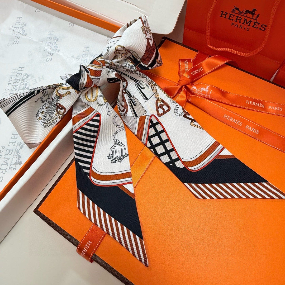 HERMES 25S SCARF 90 IN SILK 853148