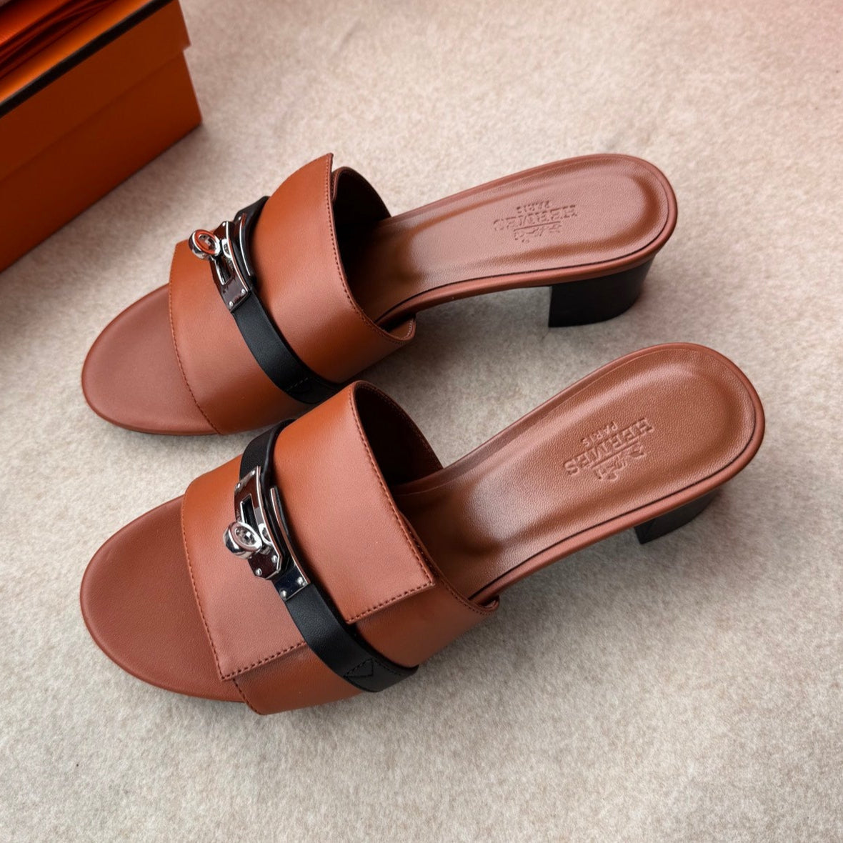 HIGH MULES IN BRONZE BROWN MIX BLACK CALFSKIN