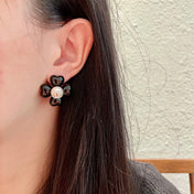 CHANEL 26S DOUBLE C CRYSTAL LOGO BLACK ENAMEL FLOWER STUD EARRINGS IN GOLD METAL 629184
