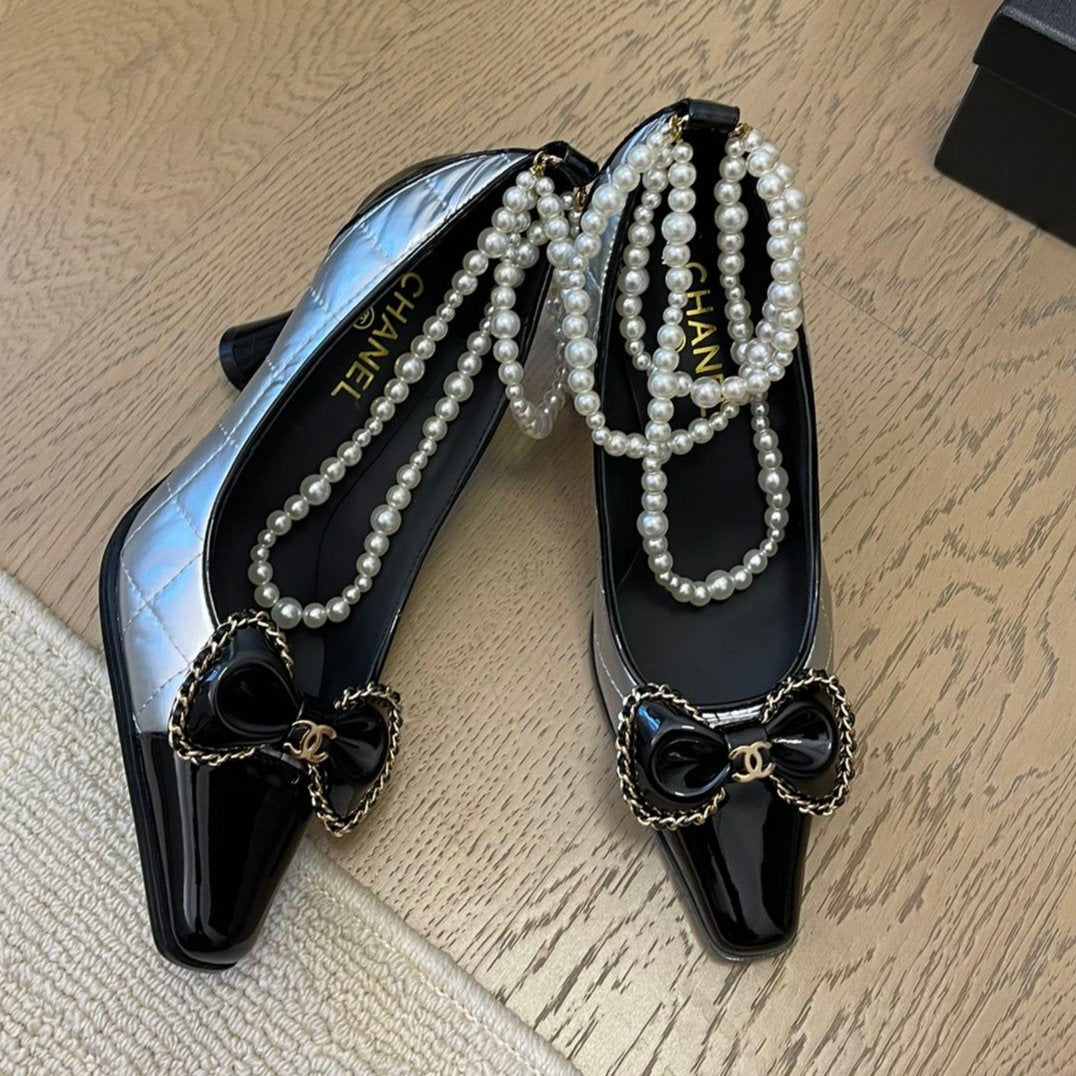 HIGH HEEL 8 CM IN SILVER MIX BLACK CALFSKIN WITH PEARL CHAIN