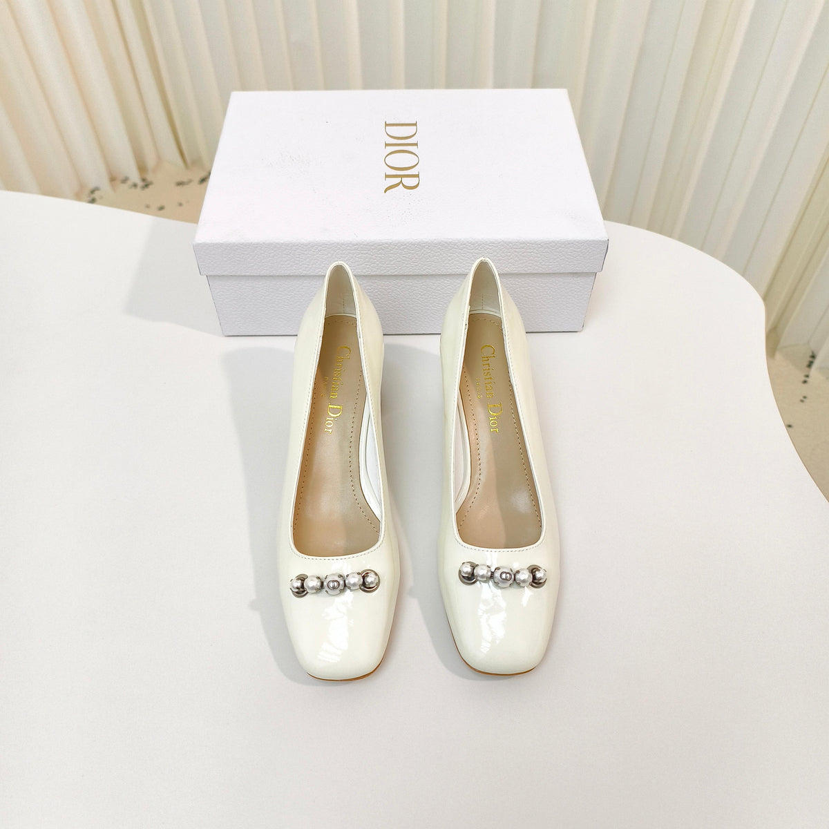 DIOR HIGH HEEL 55 MM 25S IN WHITE LAMBSKIN PEARL DETAILING