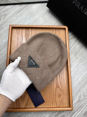 BEANIE HAT IN MEDIUM BROWN WOOL AND RABBIT FUR 342039