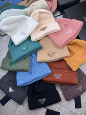 BEANIE HAT IN ROSE PINK WOOL 332401