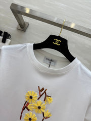 CC 25 Beaded Embroidered Daisy T-shirt White Cotton