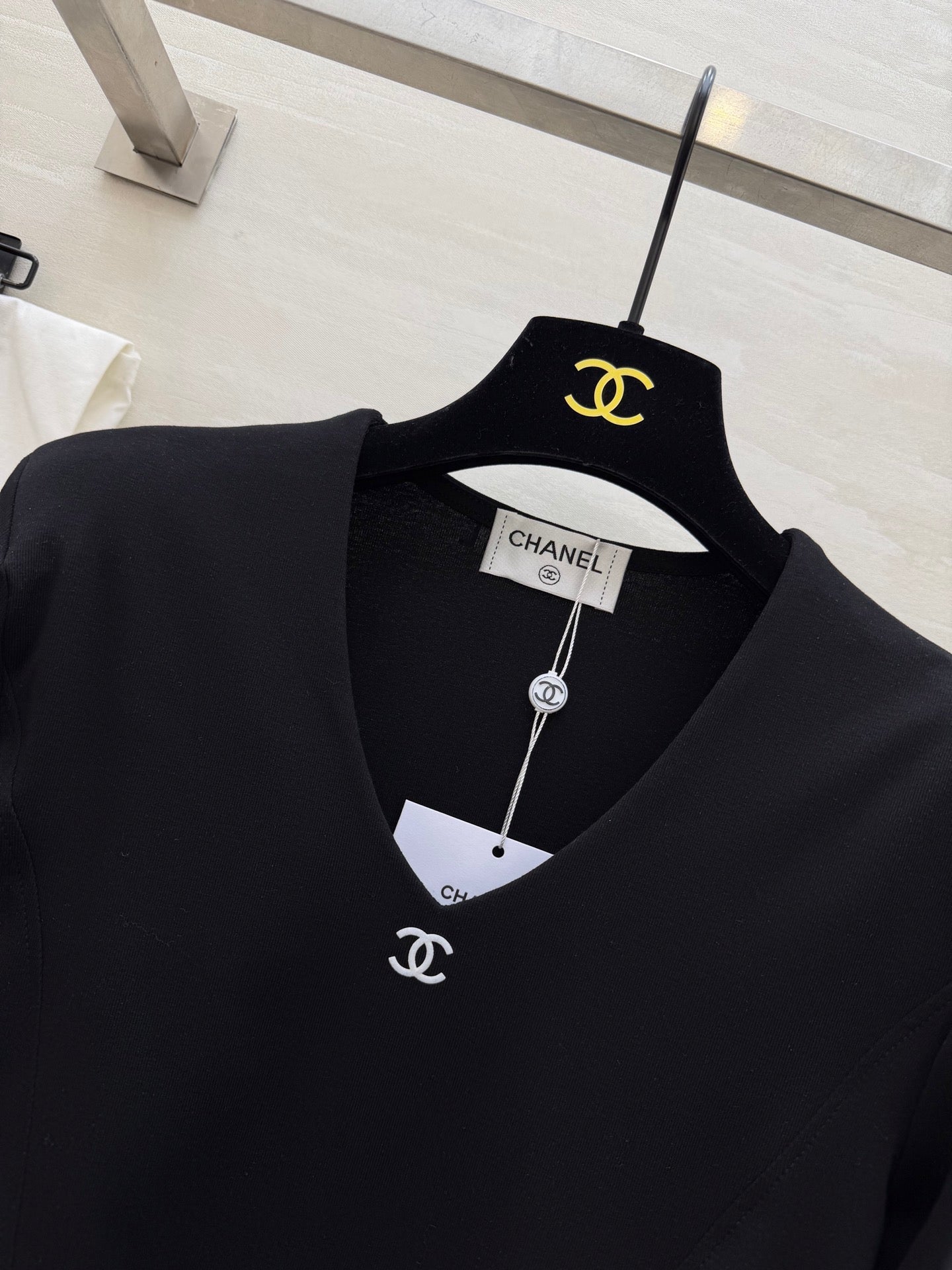 CHANEL 26S V-NECK SWEATSHIRT 973