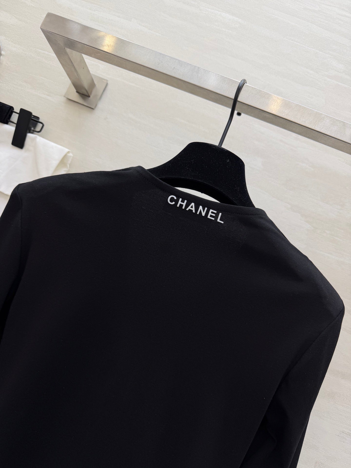CHANEL 26S V-NECK SWEATSHIRT 973
