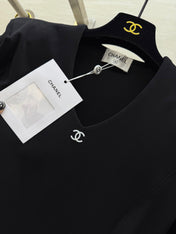 CHANEL 26S V-NECK SWEATSHIRT 973