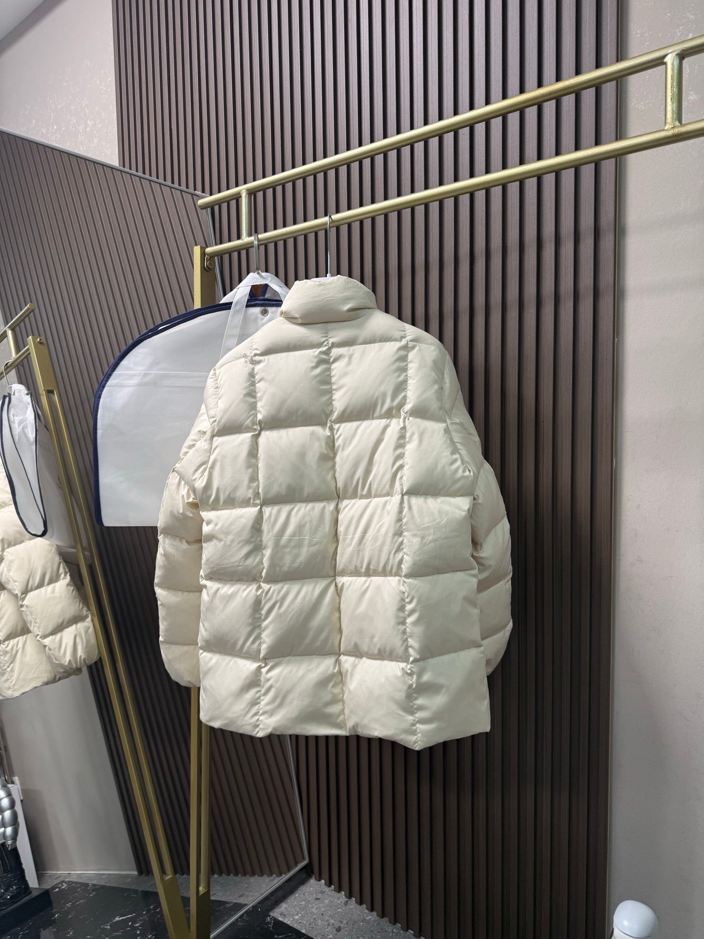 MONCLER 25S SQUARE-QUILTED DOWN JACKET 429