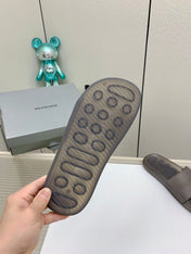 POOL SLIDE SANDAL IN SMOKE BROWN RUBBER