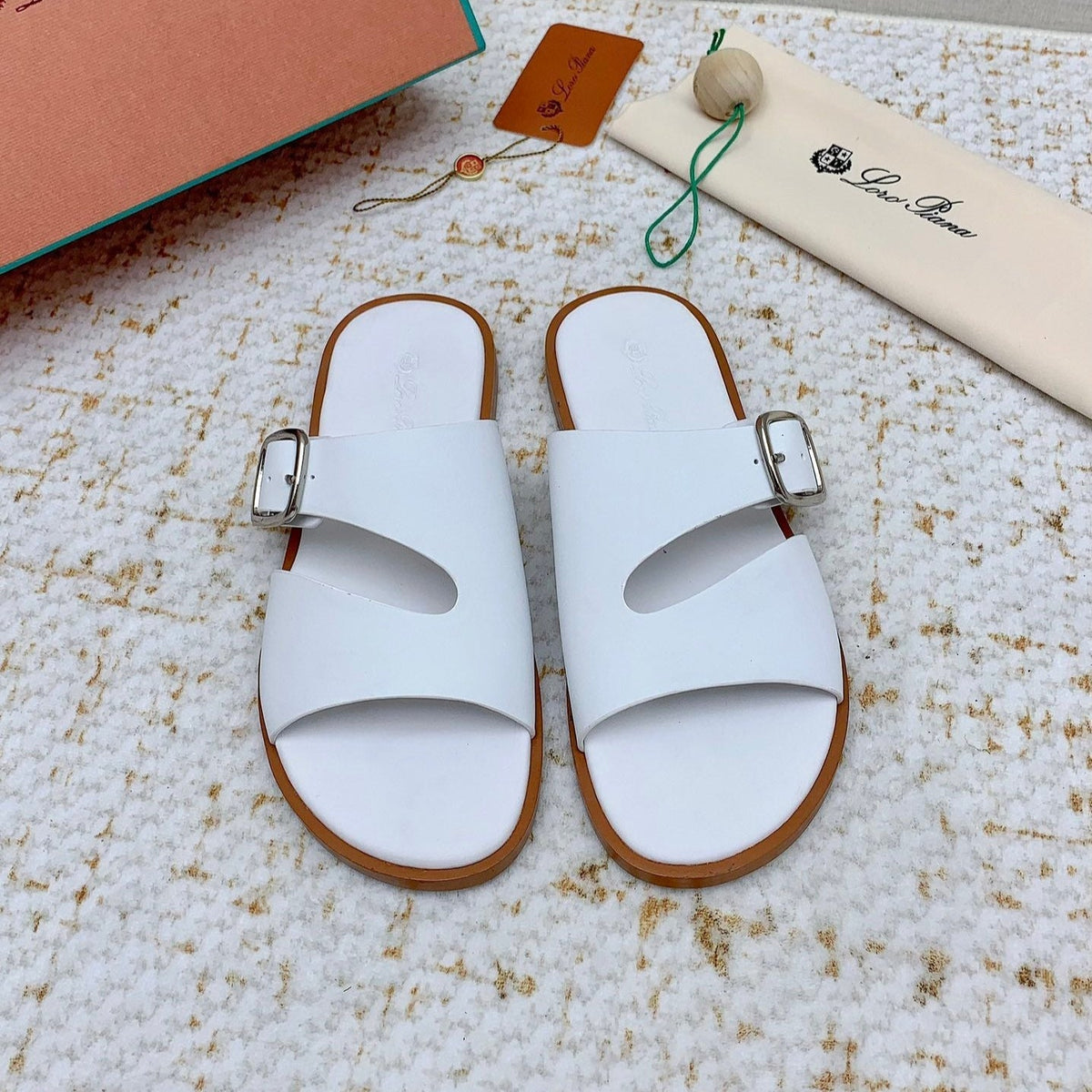 SANDALS IN WHITE CALFSKIN
