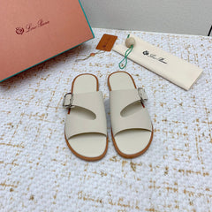 SANDALS IN CREAM WHITE CALFSKIN