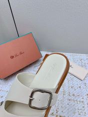 SANDALS IN CREAM WHITE CALFSKIN
