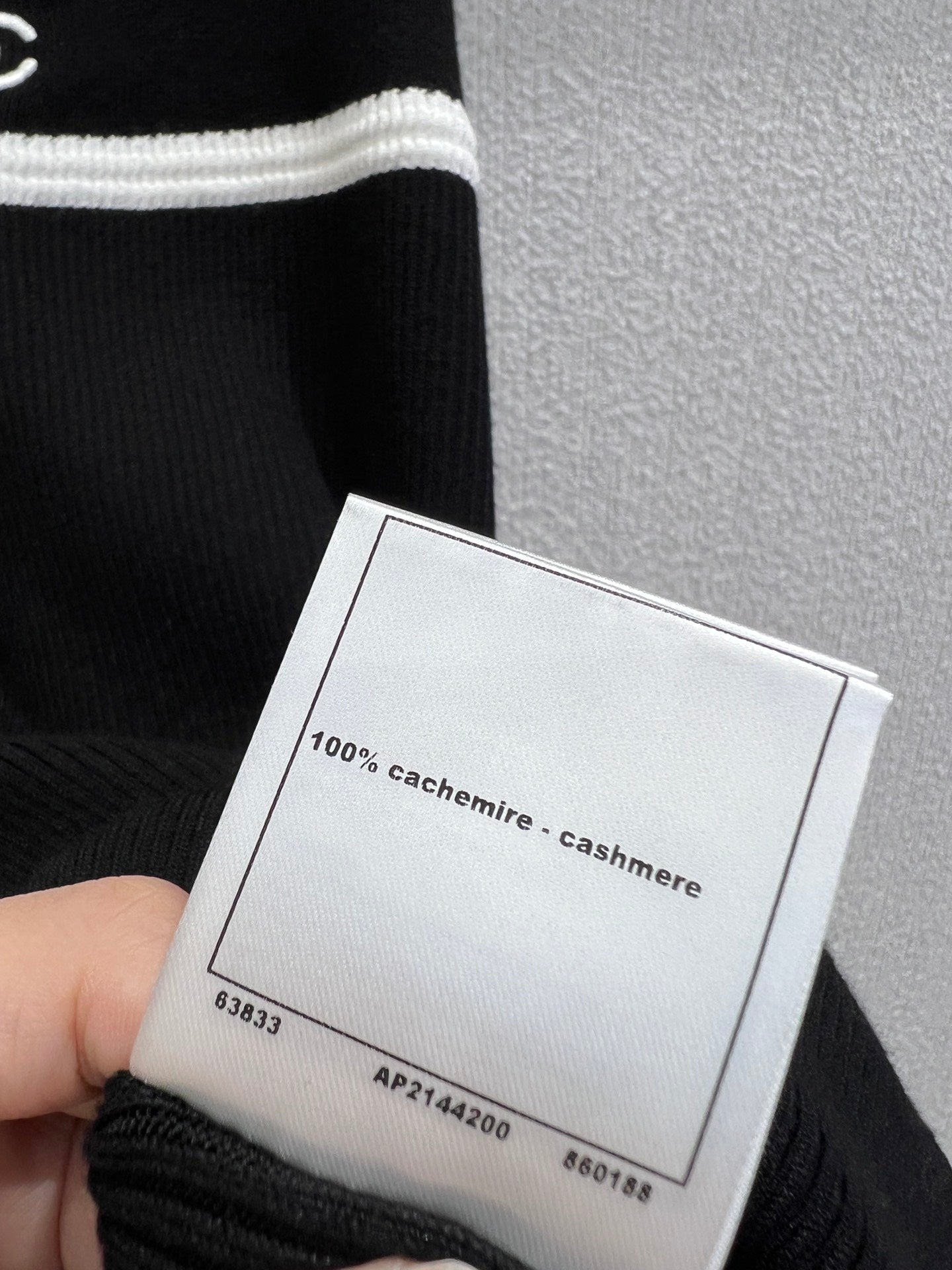 CHANEL SLEEVELESS TOP STYLE 66