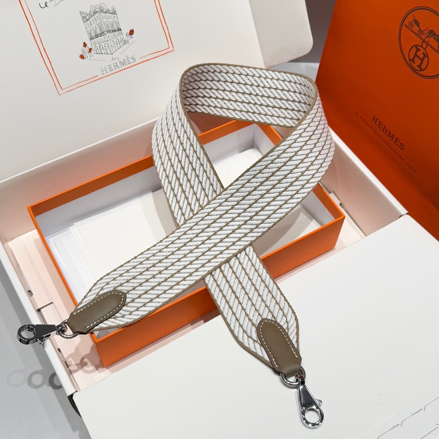 25S HERMES BAG STRAP BROWN AND WHITE PATTERN 85 IN CANVAS SILVER HARDWARE
