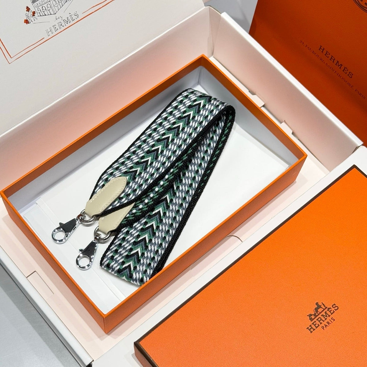 25S HERMES BAG STRAP BLACK AND GREEN PATTERN 85 IN CANVAS SILVER HARDWARE