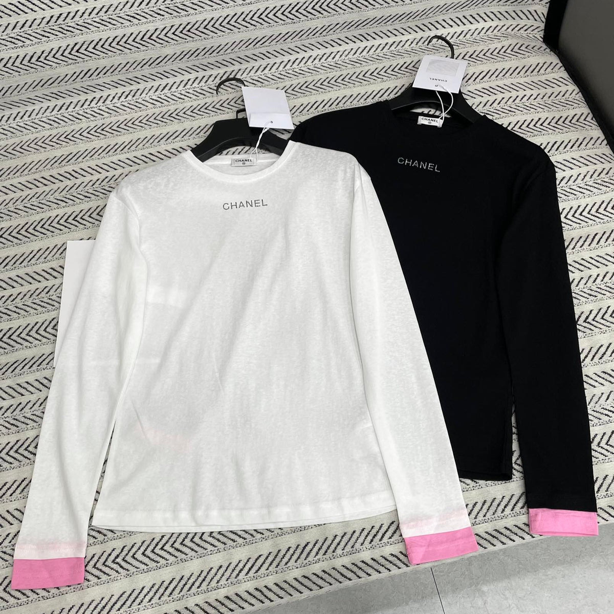 CHANEL LONG-SLEEVE T-SHIRT STYLE 76