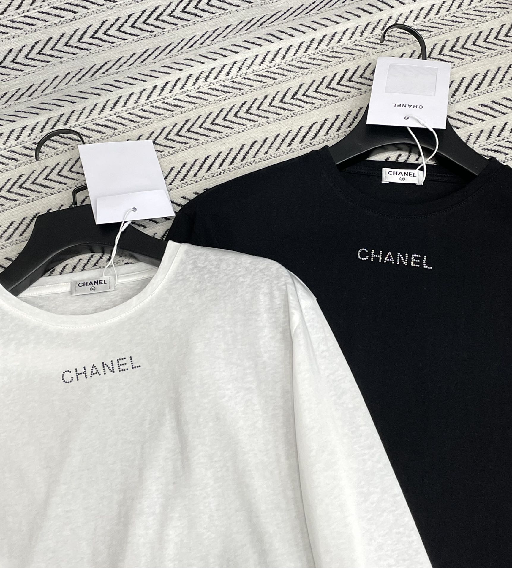 CHANEL LONG-SLEEVE T-SHIRT STYLE 76