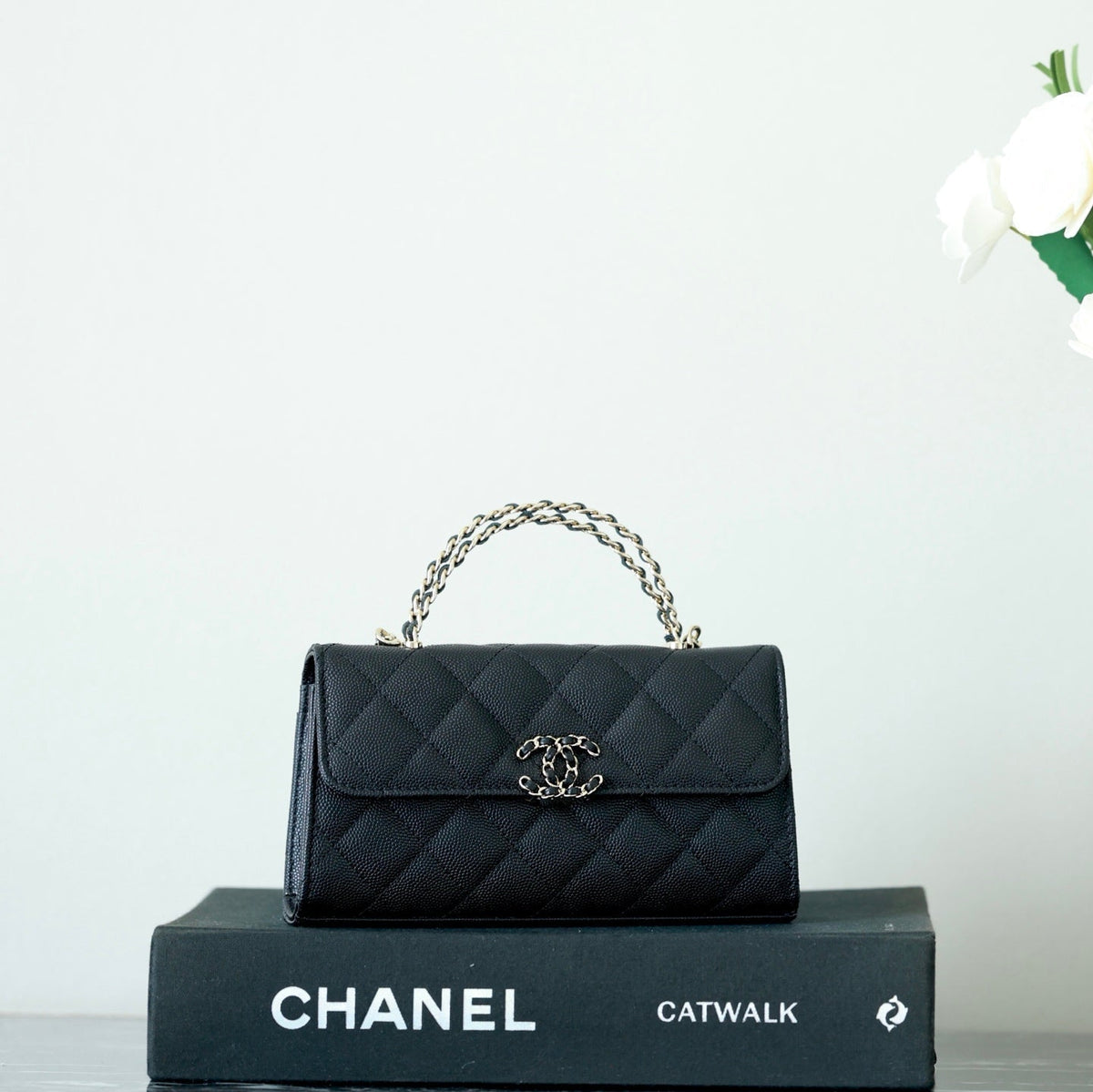 CHANEL 25S KELLY IN BLACK LAMBSKIN WITH GOLD HARDWARE