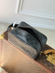 LOCKER DOPP KIT 23 IN BLACK MONOGRAM ECLIPSE CANVAS