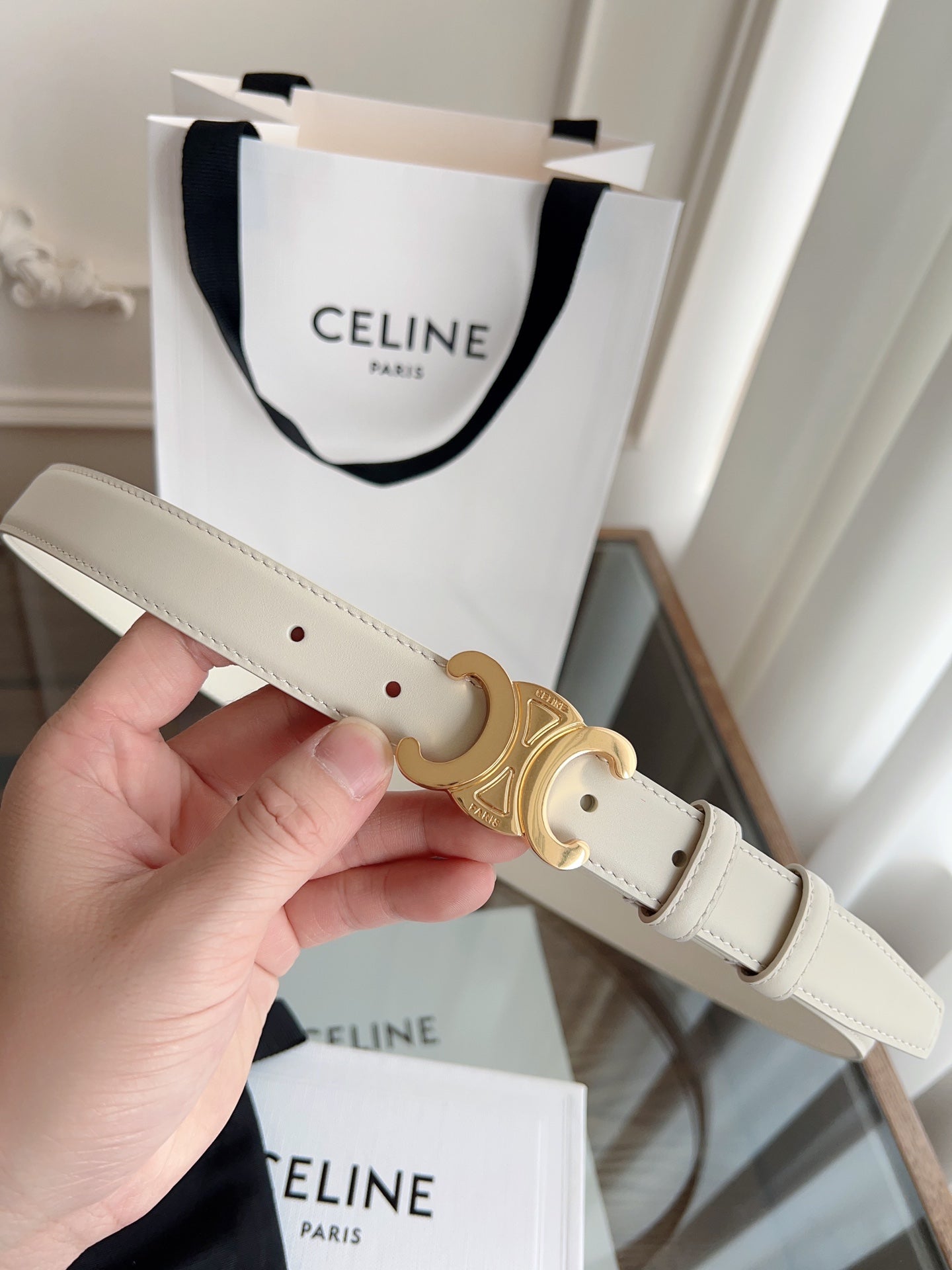 TRIOMPHE BELT 24MM IN WHITE CALFSKIN WITH GOLD BUCKLE