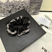 SCRUNCHIE IN BLACK VELVET WITH CRYSTAL CHAIN 369301