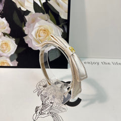 WHITE FABRIC WITH CRYSTAL HAIRBAND 412464