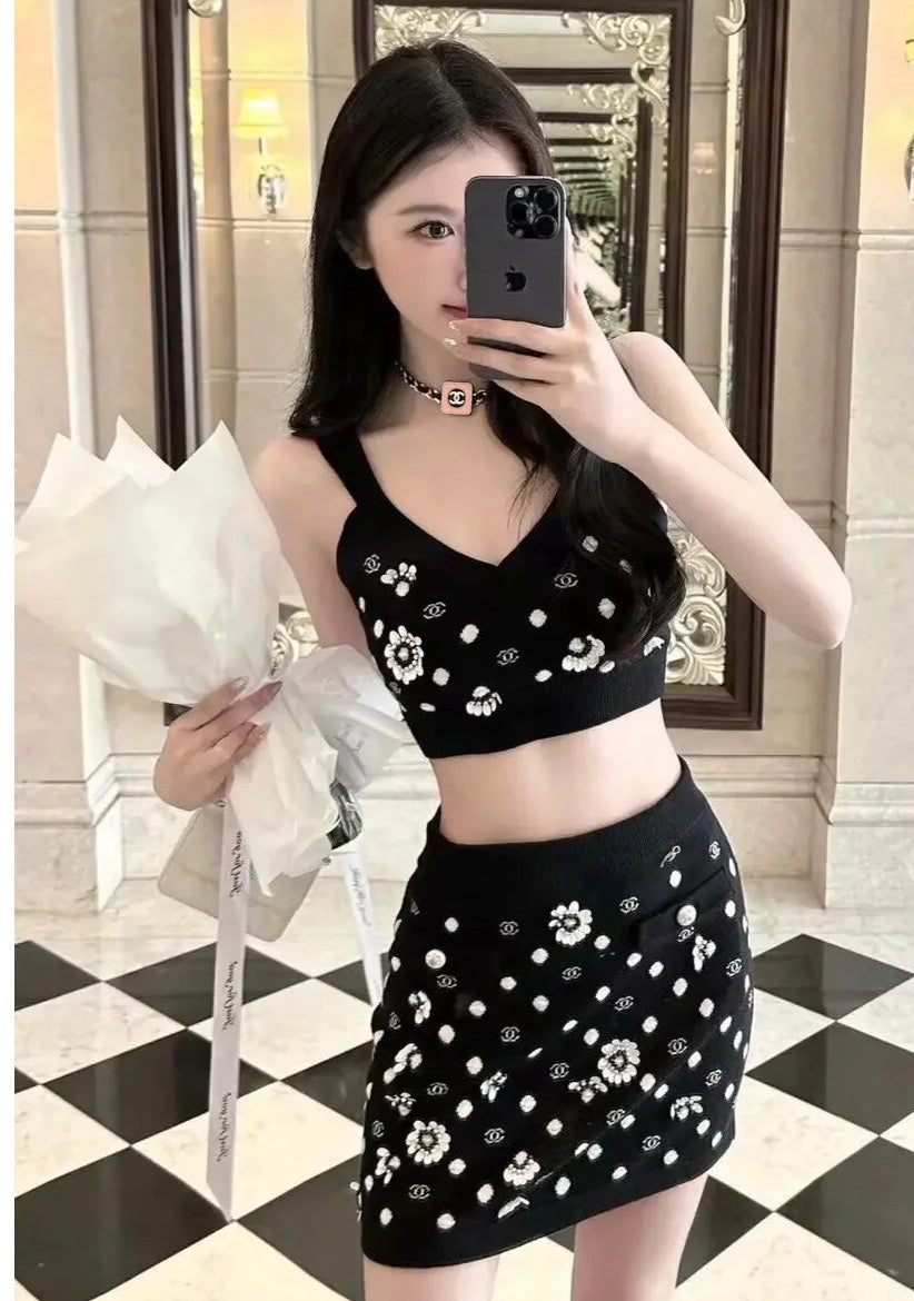 CHAIN CHOKER IN GOLD-PLATED METAL WITH  LEATHER THROUGH LINKS