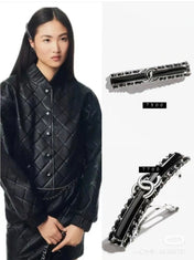CHANEL 25P LEATHER-THREADED HAIR CLIP