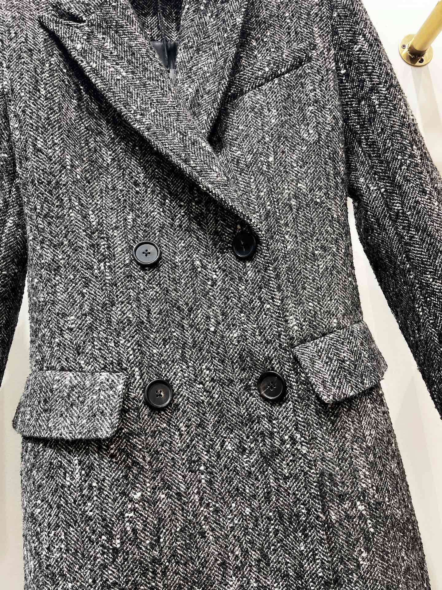 YSL 25S COAT STYLE 106