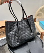 PINACOTECA TOTE BAG 38 IN BLACK CALFSKIN