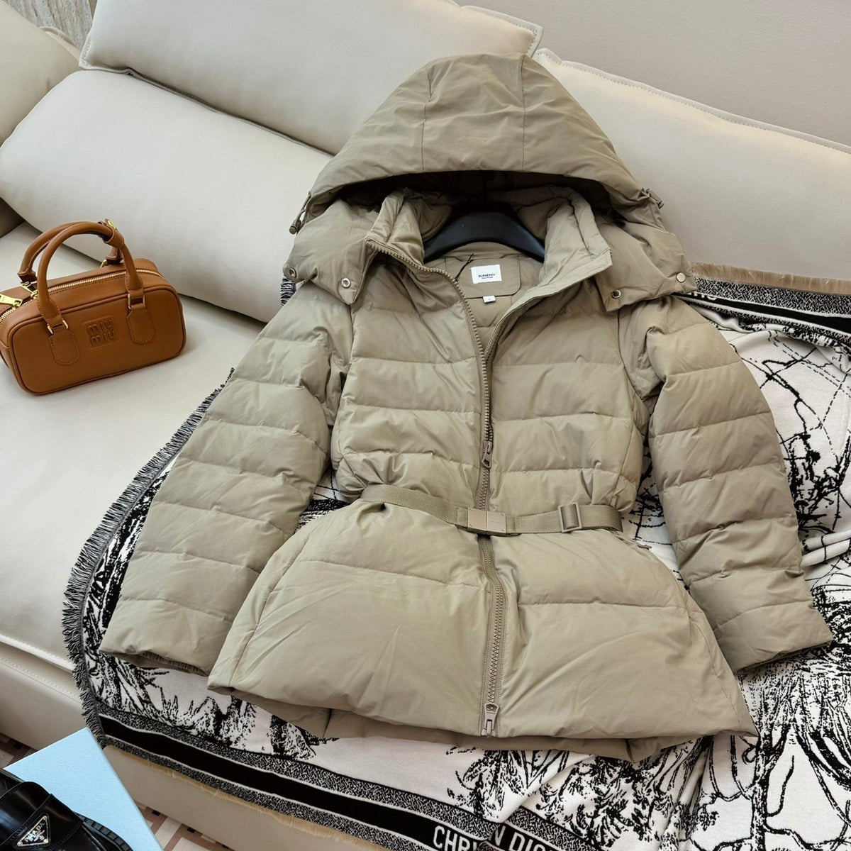 BURBERRY 25S MID-LENGTH DOWN COAT 170