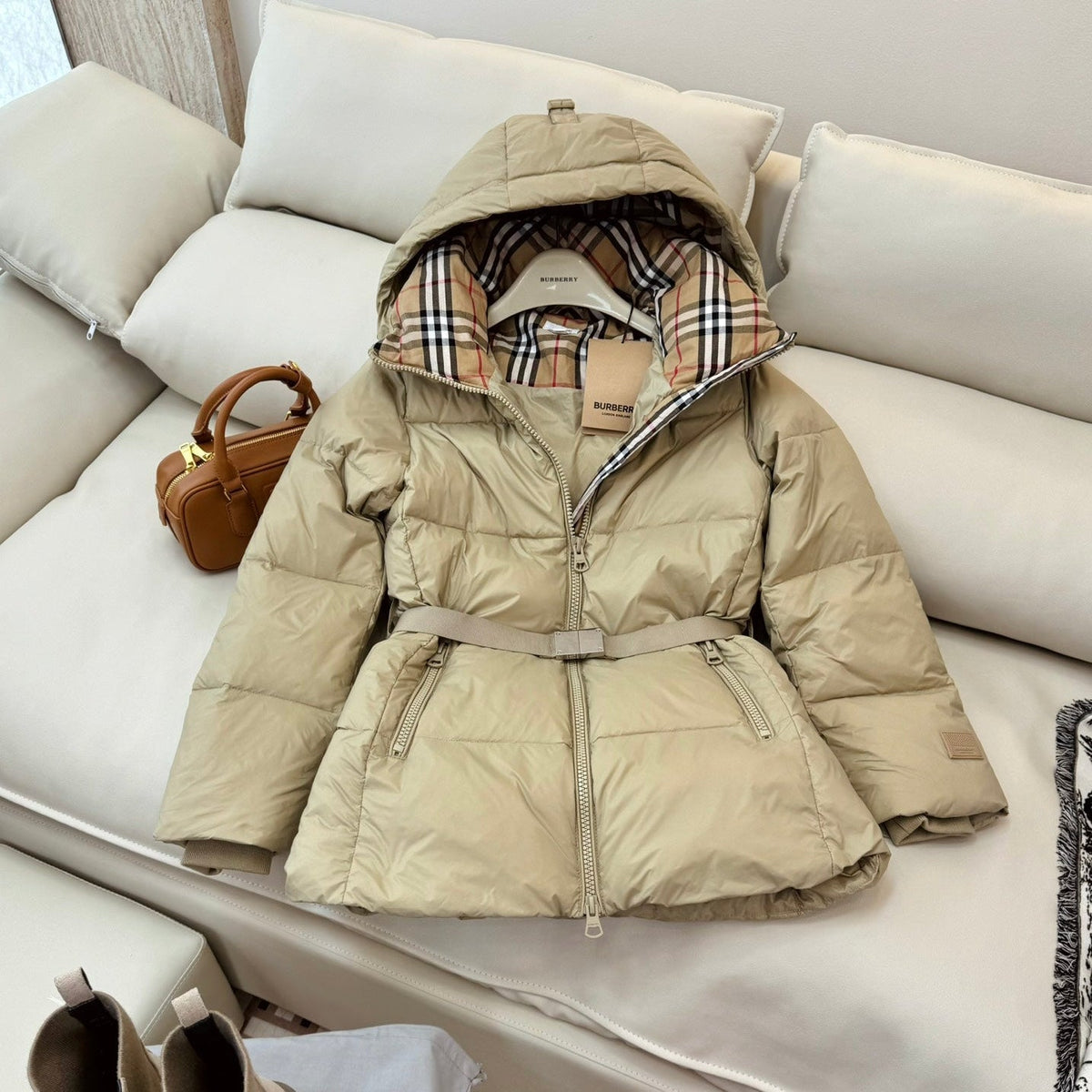 BURBERRY 25S DOWN JACKET 140