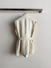 CHANEL 26S SLEEVELESS BLAZER 709