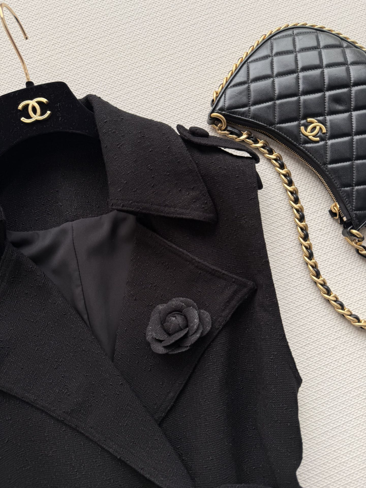 CHANEL 26S SLEEVELESS BLAZER 706