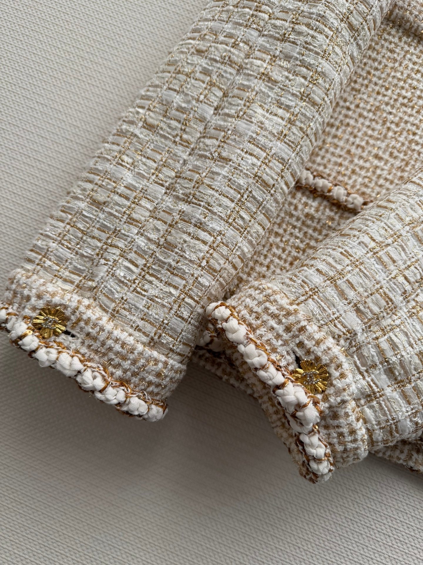 CHANEL 26S V-NECK JACKET 702