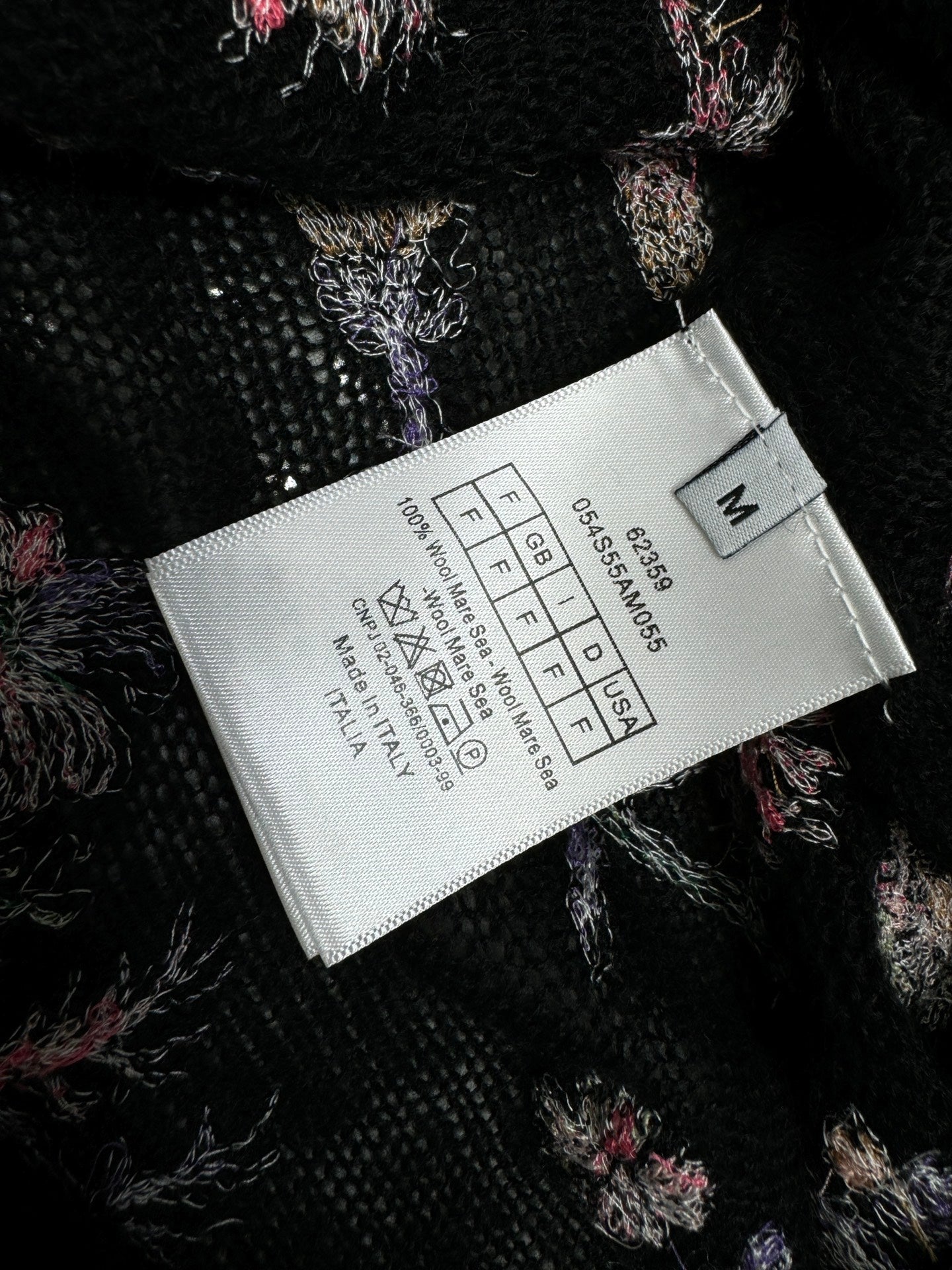 DIOR KNITTED V-NECK FLORAL EMBROIDERED CARDIGAN 276698