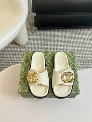 WOMEN'S SLIPPER IN WHITE CALFSKIN WITH GOLD HARDWARE