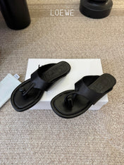 LOEWE 26S TOGGLE FLAT SANDAL IN BLACK CALFSKIN