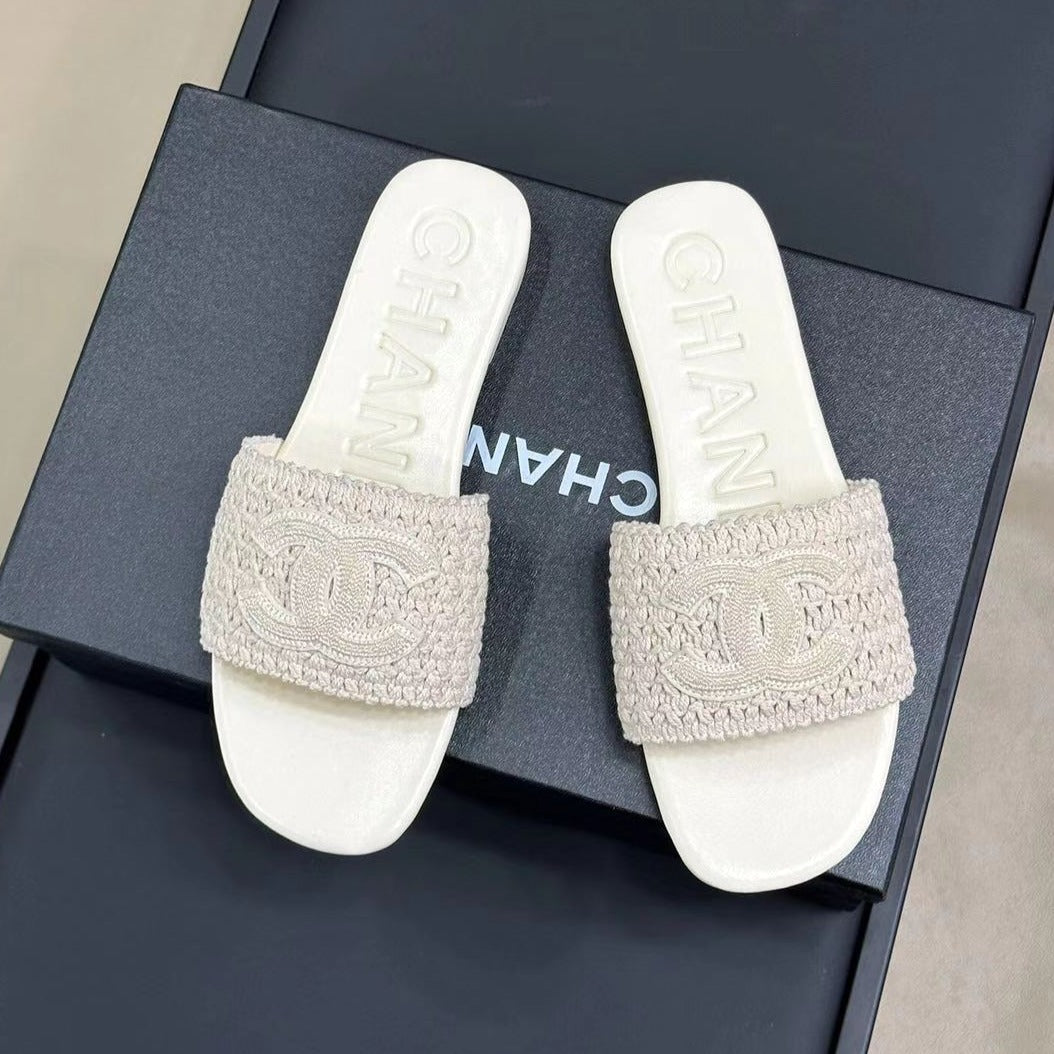 CC WOVEN SLIPPERS WHITE COWHIDE SOLE