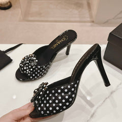 Double C New Camellia High Heel Black/White Caro