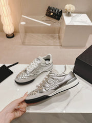 SNEAKERS IN GLOSSY SILVER LAMBSKIN