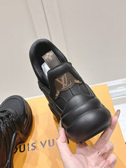 LV BARRACUDA SNEAKER IN BLACK CALFSKIN