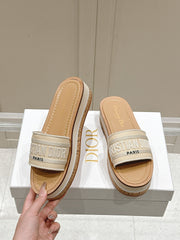 DWAY WEDGE SLIDES 45MM IN BEIGE FABRIC RAFFIA SOLE