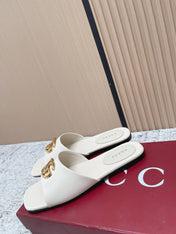 GUCCI 26S SLIDE SANDAL IN CREAM WHITE CALFSKIN WITH GOLD HARDWARE