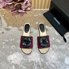 PLATFORM SLIPPERS WITH FLOWER IN BARBIE PINK MIX BLACK LAMBSKIN