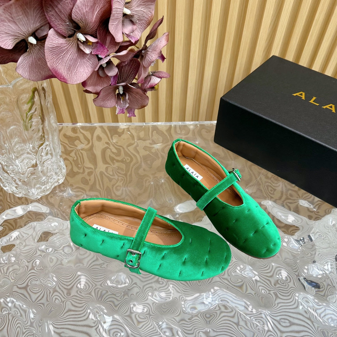 ALAIA BALLET FLATS IN EMERALD GREEN VELVET