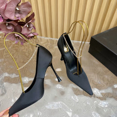 RÉGINE PUMPS IN BLACK SATIN GOLD CHAIN